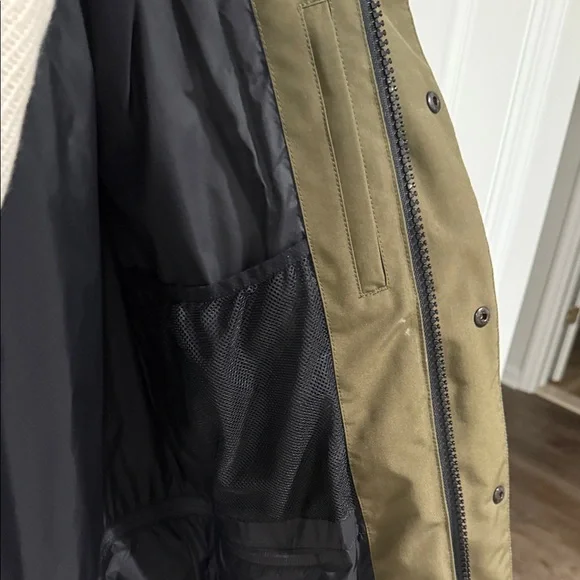 Canada Goose Men’s Military Green Puffer Jacket with Fur Hood - Picture 11 of 14